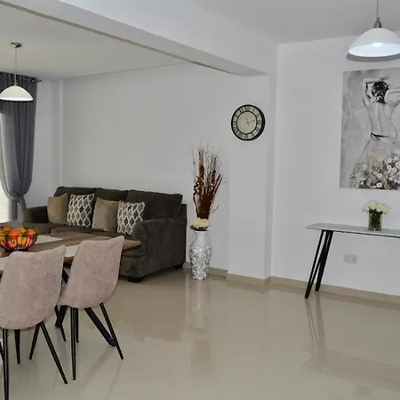 Panorama Apartment *